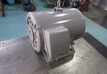 【NO.25-09】3.7kＷ2Ｐ200V  富士　 防滴脚取付モーター（新古.未使用品）