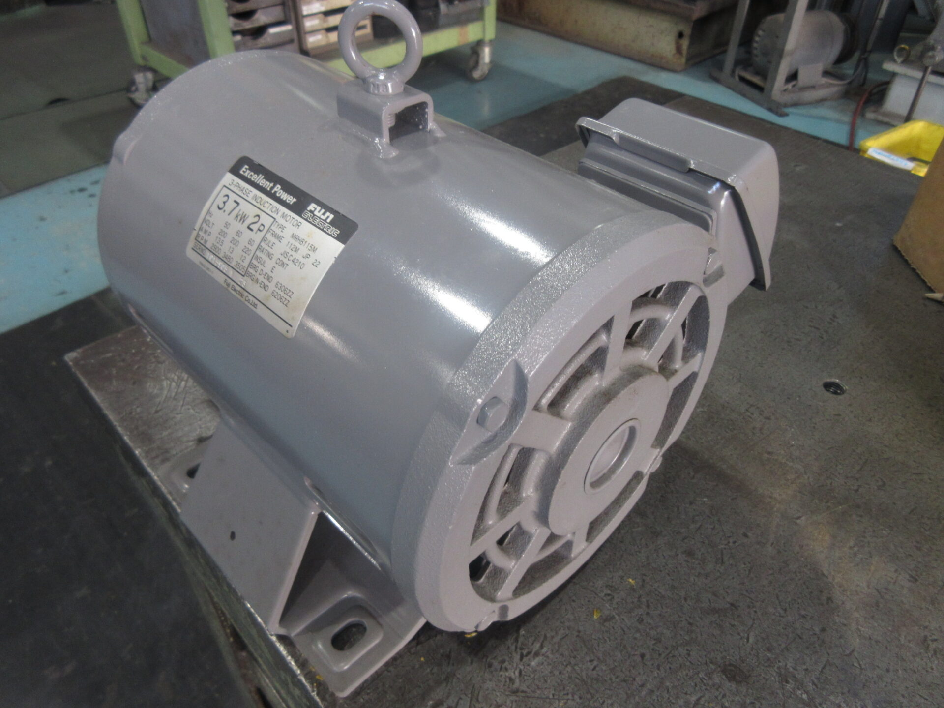 【NO.25-09】3.7kＷ2Ｐ200V  富士　 防滴脚取付モーター（新古.未使用品）