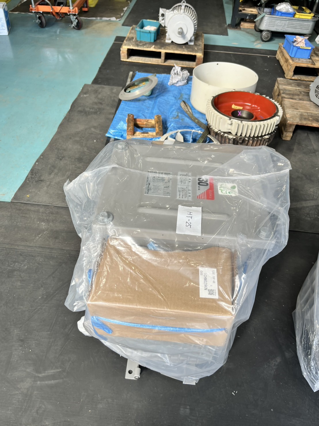 【NO.HT-25】　変圧器30KVA6600V60Hz　株式会社ダイヘン